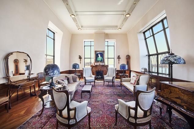 T-Mobile CEO snags $18M penthouse once eyed by Giorgio Armani  nydn.us/1VJKqYz