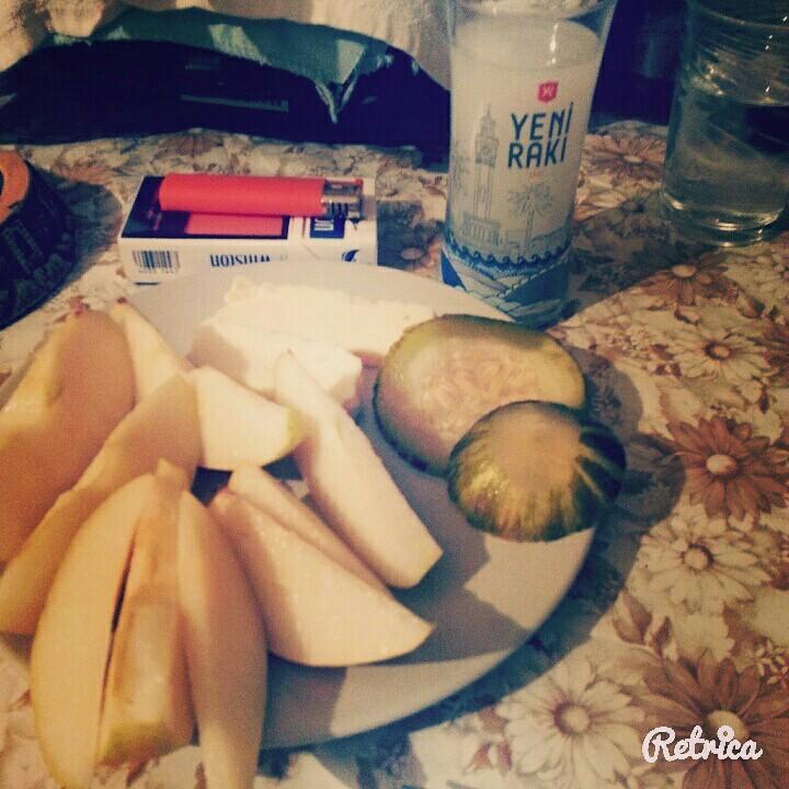 Rakı yoksa ben bu dünyanın amk.