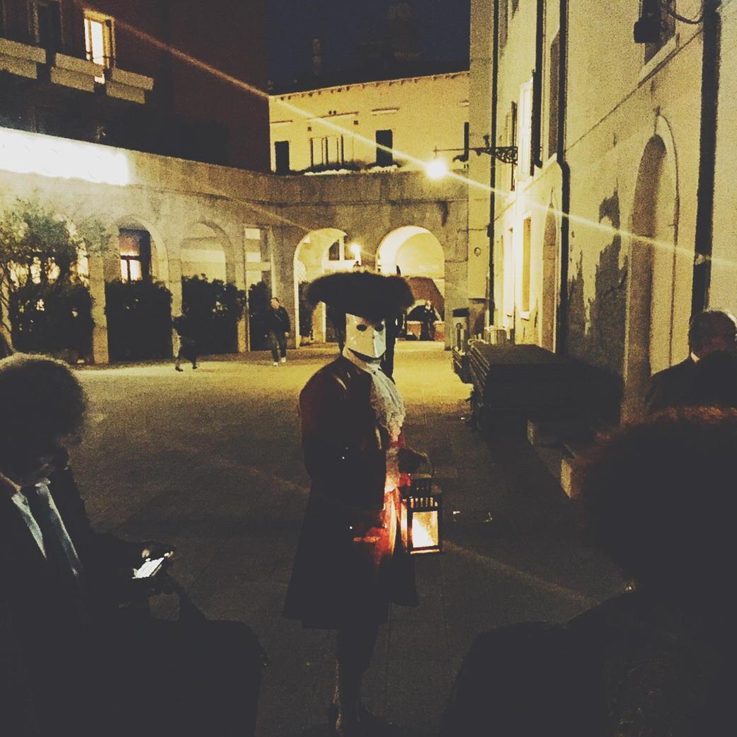reggianilight's tweet photo. Accoglienza tradizionale #premio #codega #venezia @Illuminotronica #ill2015 http://t.co/vjCDth9cKJ