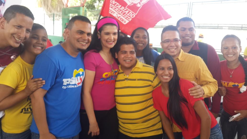 AlvarosalazarB's tweet photo. Toda la juventud de #Guanta  comprometida con la candita de Chavez @marypilih rumbo a la Asamblea el 6D. http://t.co/FVhtxi7cQ0