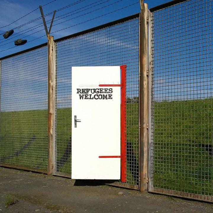 Free_Refugees's tweet photo. Hamburg, Wilhelmsburg, Germany: #RefugeesWelcome!
#fortresseurope #openbordercaravan http://t.co/xOYyPgdJ6g