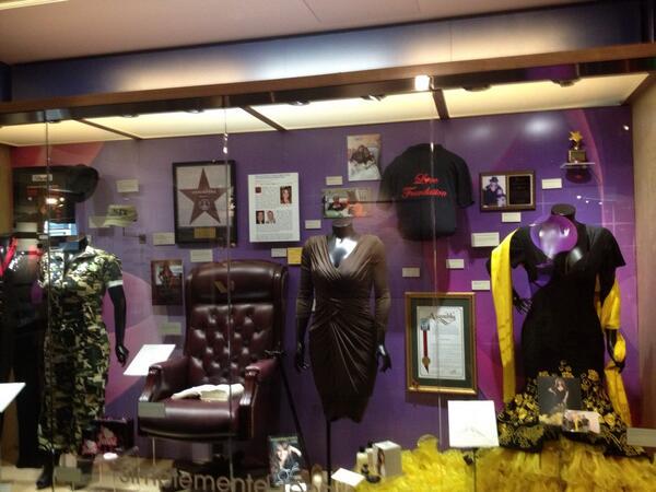 Jenni Rivera tendrá su propio museo - CQ5OR9VUkAAPRDd
