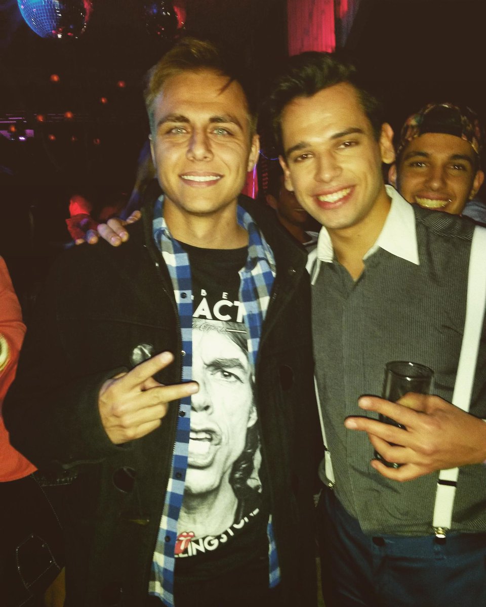 MatiasSchrank's tweet photo. Acá estamos 15 kilos de lechuga y 35 kilos de carne @martinpepa http://t.co/XWZjXdiBYf