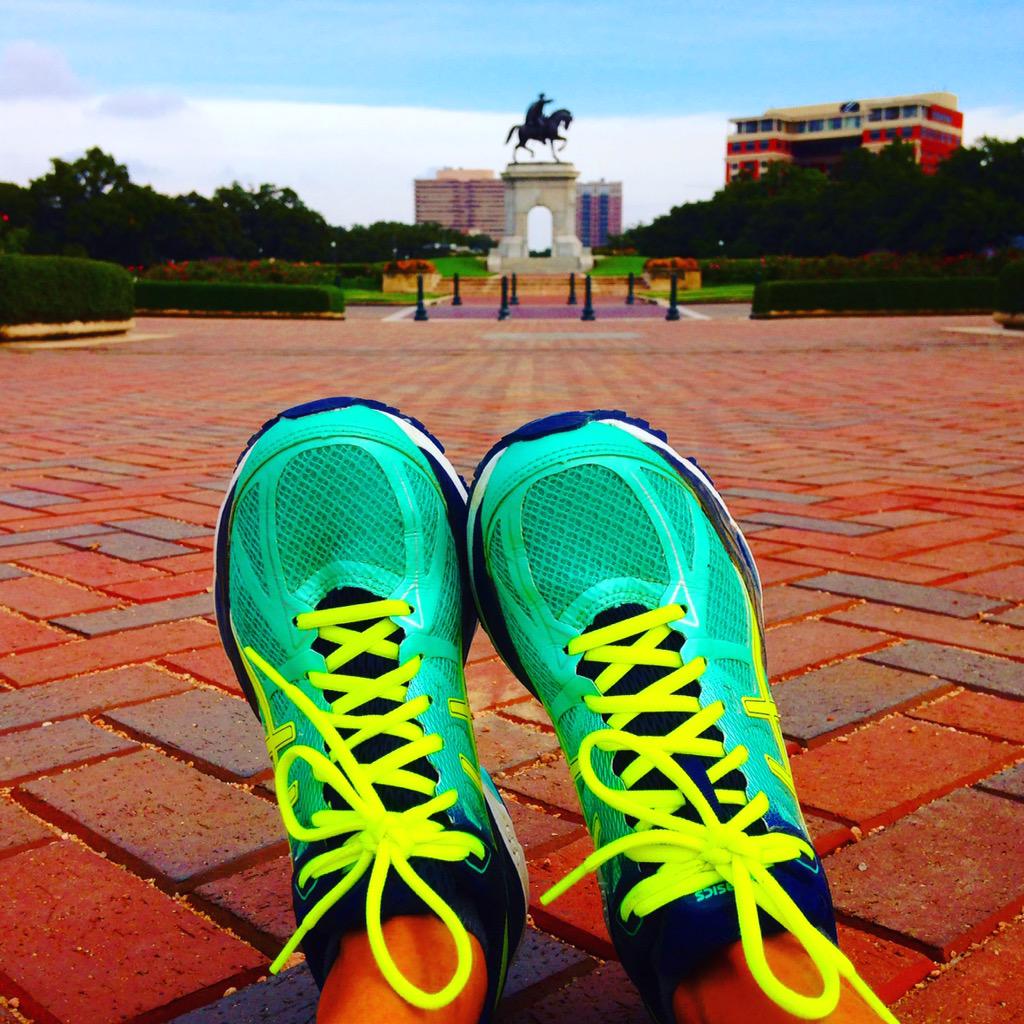 bexwade89's tweet photo. LOVING the Cumulus 17s. These + the DS-Trainers are my sweet spot right now. @ASICSamerica #HoustonTexas #GoRunIt http://t.co/xeGIkiE837
