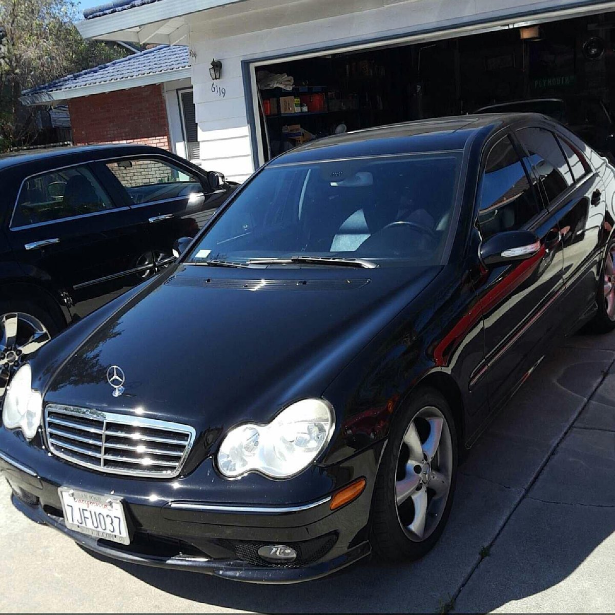 Santamoor420's tweet photo. Gotta new whip #ridingforeign 😈✌ http://t.co/PHXGKOtMPr