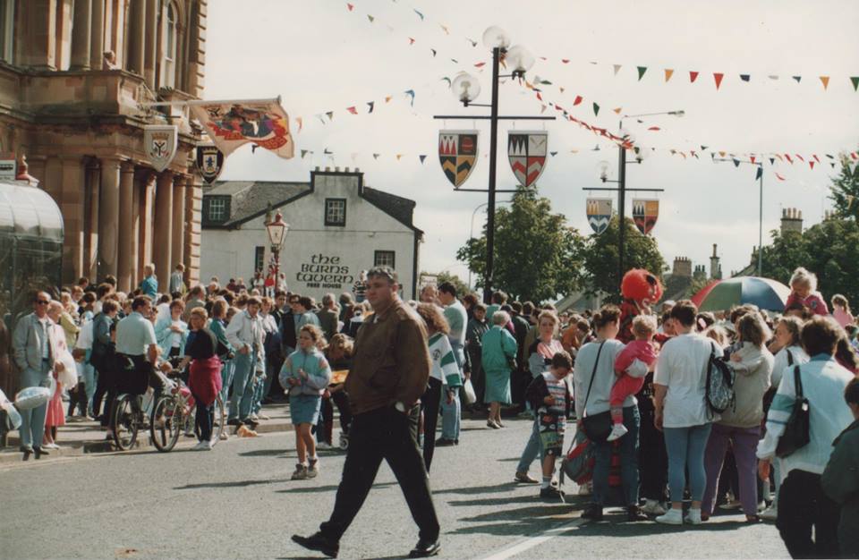 Old Irvine tweet media