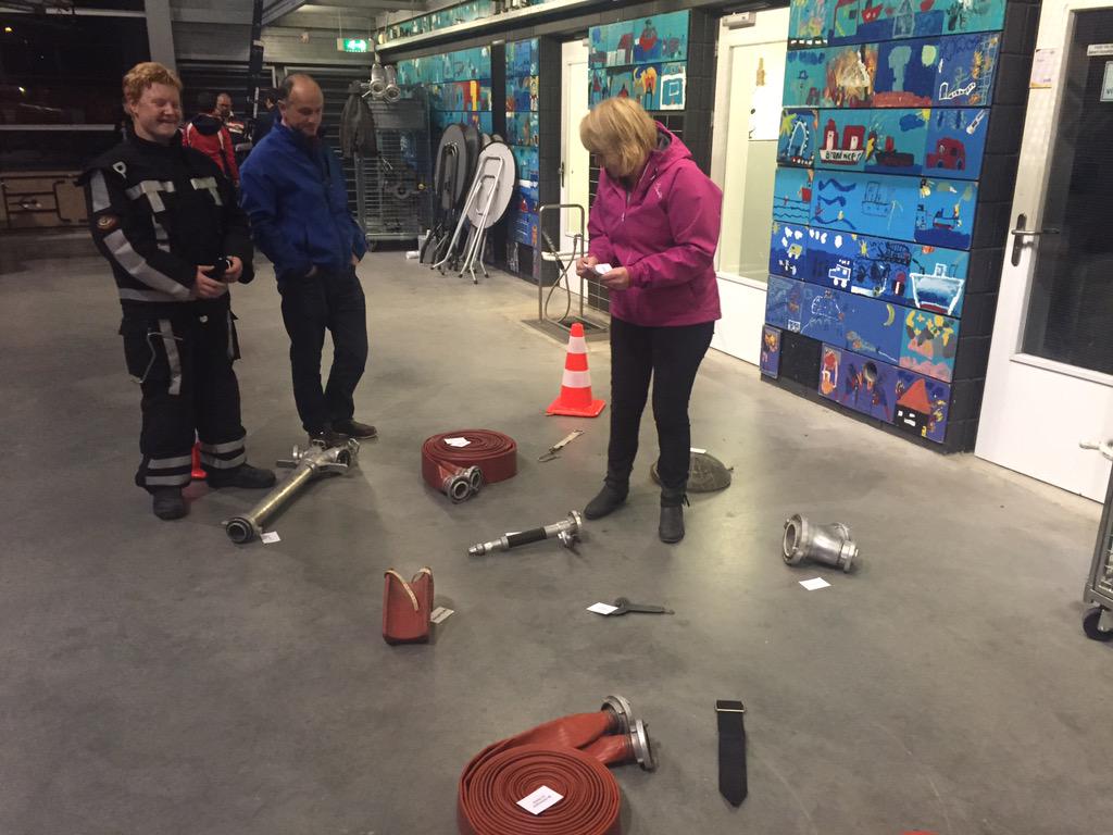JbHouten's tweet photo. Vanavond hebben wij de ouders op bezoek gehad #Houten http://t.co/x9oV6kcoDD
