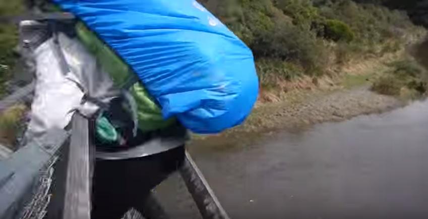 Shocking #bridge collapse caught on video!  WATCH HERE bit.ly/1N3TjVu?utm_me… http://t.co/lOnvfjj7FW