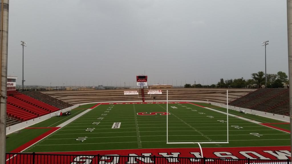 CowboyRangerFan's tweet photo. It's Game Day !! I'm ready for some LET'S GO BIG RED !! #SweetwaterMustangs #KXOX #BigCountryFB #gameday http://t.co/JQ1qLNjuvF