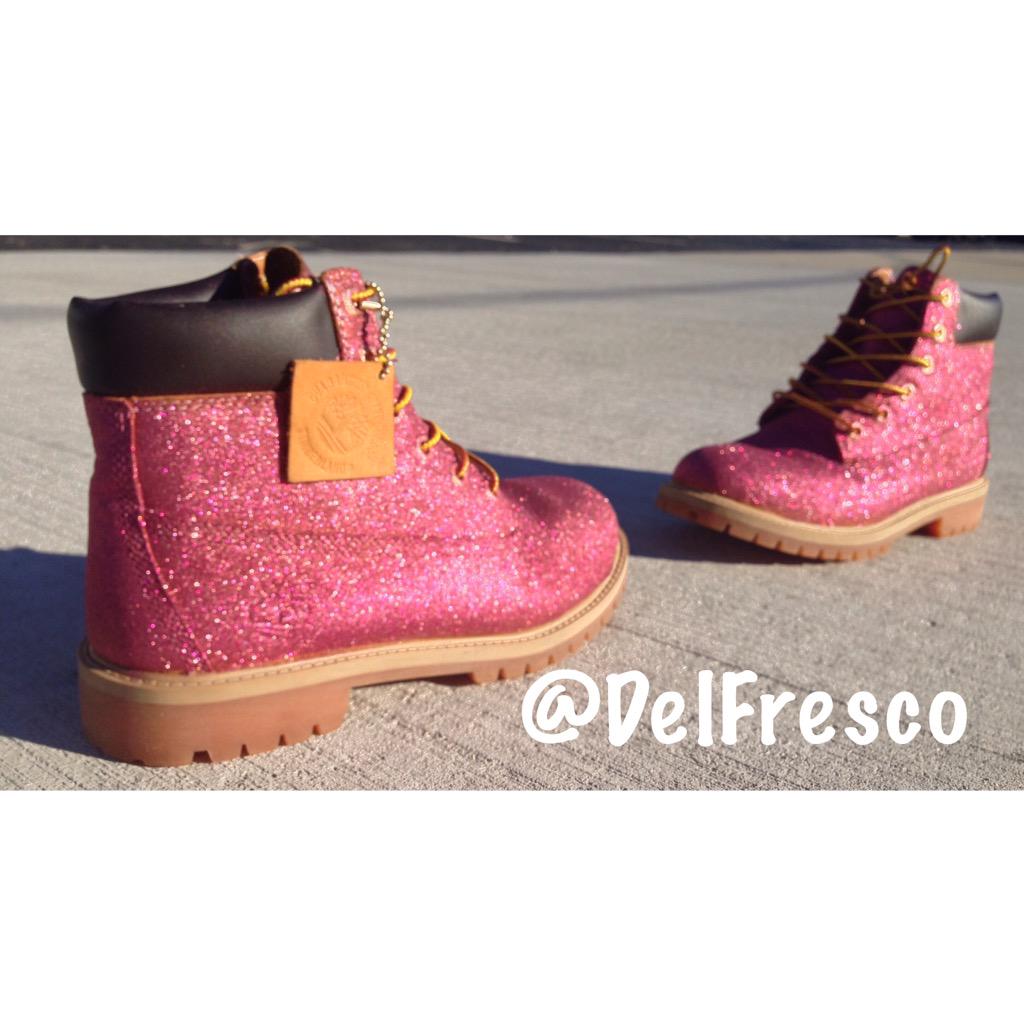 DelFresco_'s tweet photo. Ladies come get your #Glittertimbs starting at $60! #kotd #customtimbs #customtimberlands http://t.co/yGFxK1Ena7