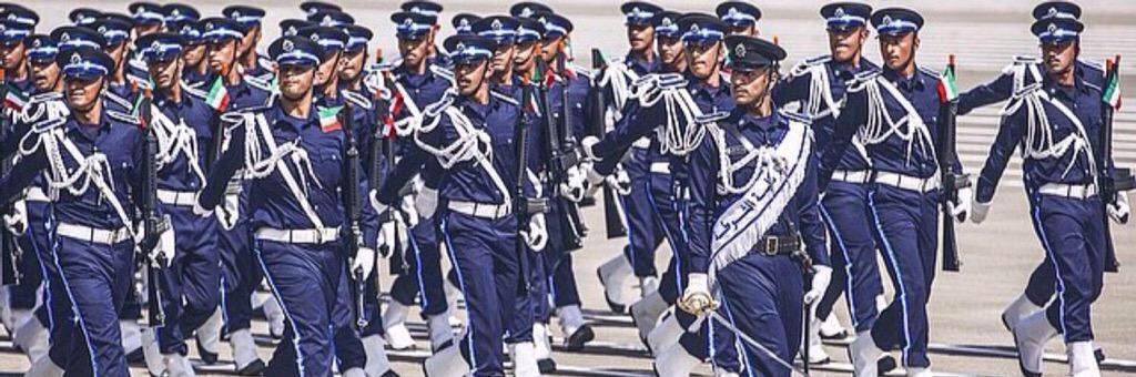 DEFINEMAGIC's tweet image. Am i the only girl that doesn't find them that attractive?