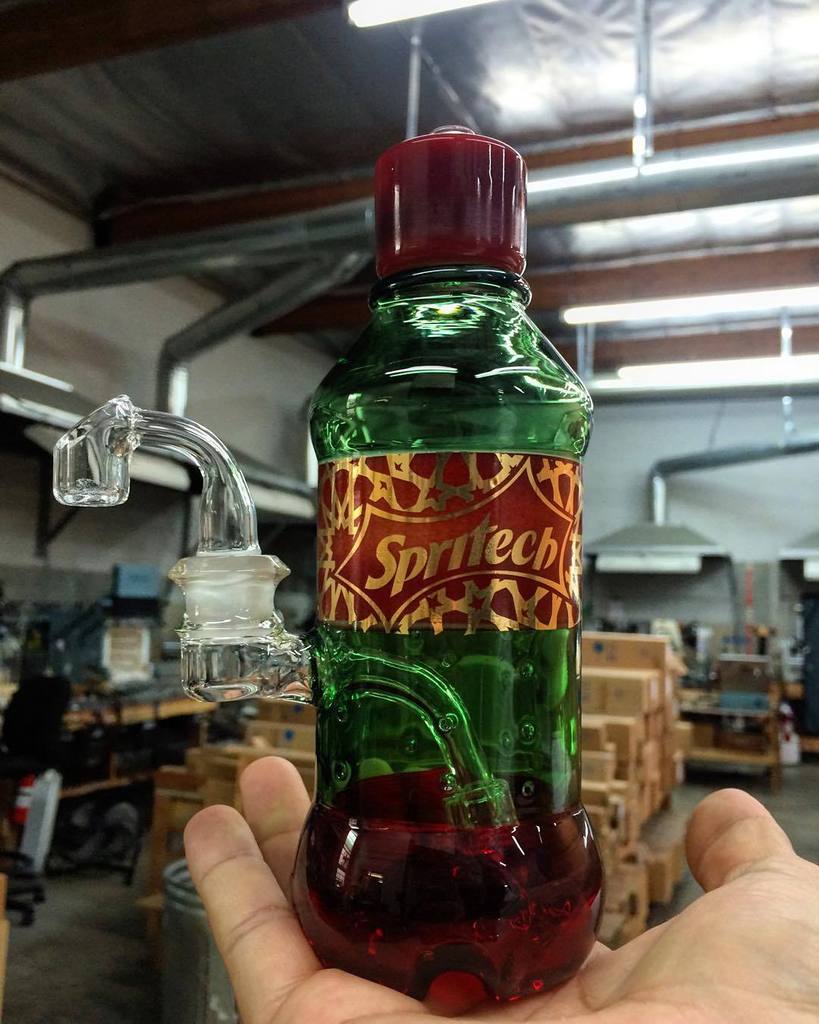 applejuice14431's tweet image. Dabron Mix. 
#hightechglass #htgw #bangerhanger #spritech #dirtyspritegang #banginandhangin by hightechglass