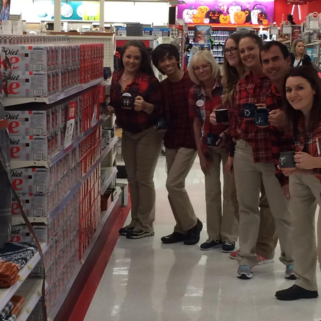BarronKlop's tweet photo. Remerchandised and ready for sales...the team is mad for plaid. #Targetismadforplaid @ConnieDroge @CDCahill http://t.co/i6Xmqcq9rI