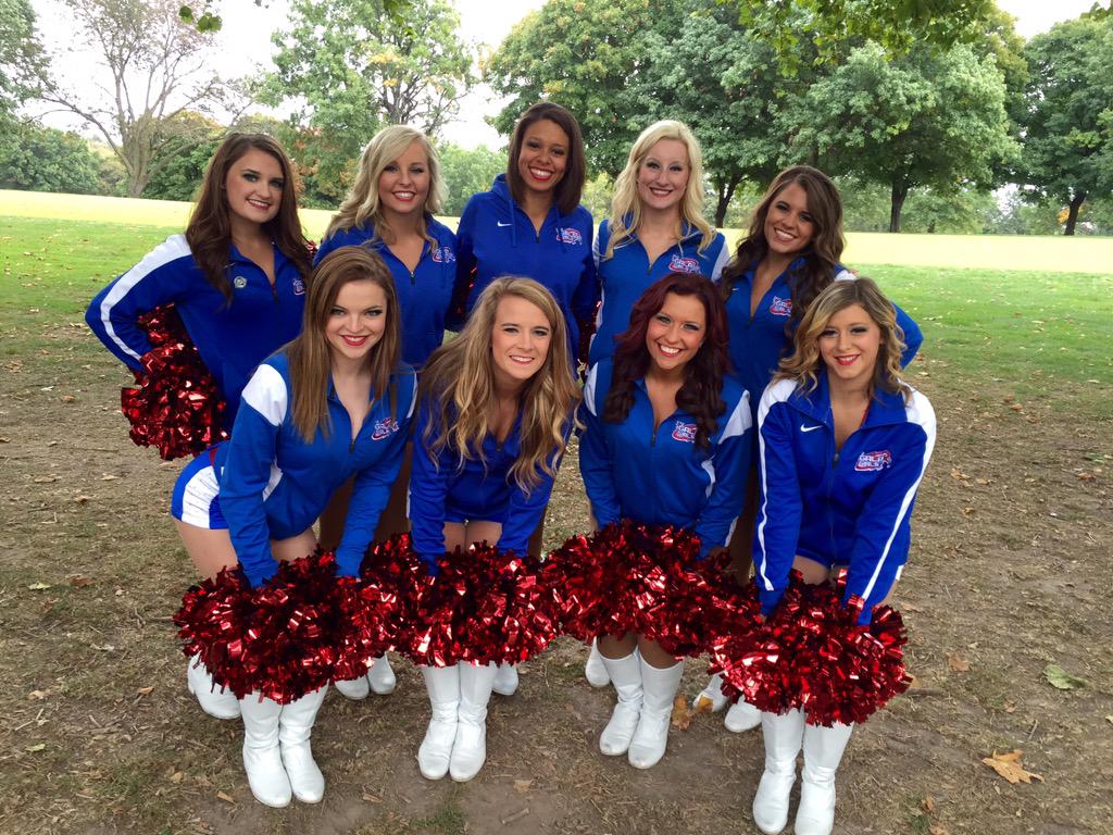 The_GalaxyGirls's tweet photo. @BlairsSocks Golfing 'fore' a cause!!! 🎀💚⛳️💗 http://t.co/efn8drQb0r