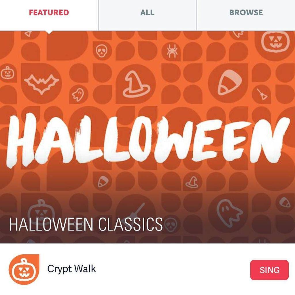 hookd's tweet image. Who's pumped that Halloween is coming? Bust out your spare toothbrush, 'cuz cavity season … ift.tt/1WS5wRC