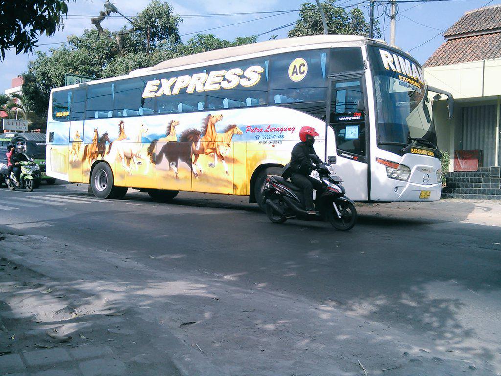 RT <a href="/RestuSeptianR1/">Res</a>  Putra Luragung "Rimar Exprees", at.Jl Raya Jalaksana, Kuningan <a href="/PL_PARWIS/">PUTRA LURAGUNG</a>