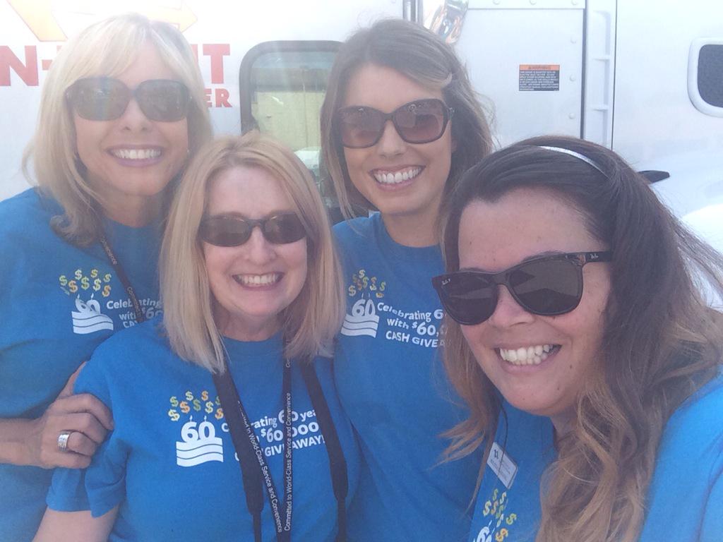 #FBF to ICUDay last year with 3 of my most favorite people in the whole wide world. @dodgergirl14 <a href="/MHunterCUSoCal/">Michelle Hunter</a>
