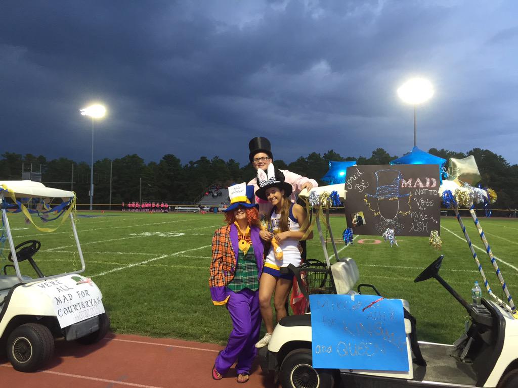 MrsRaimondo's tweet photo. #hawkhomecoming #hawkpride http://t.co/jpswSPvNDI