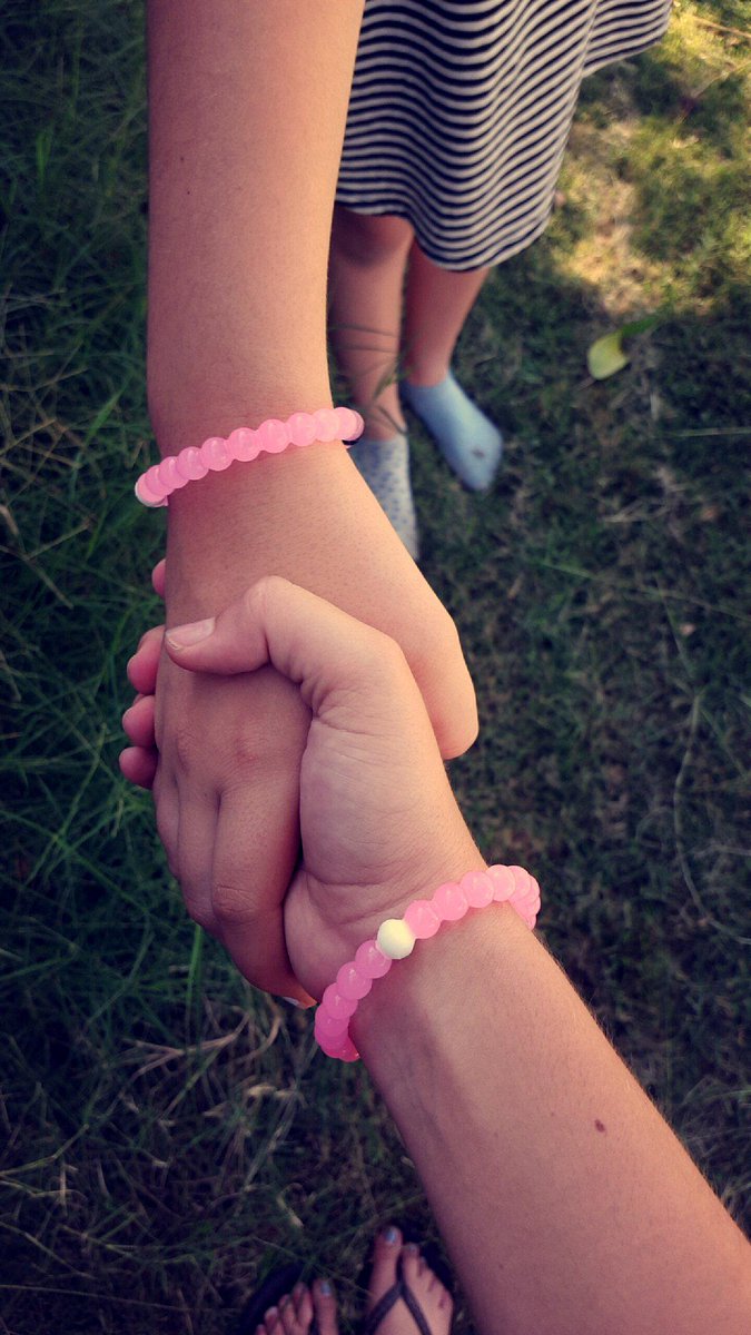 mimipiercepique's tweet image. We miss you, Mom 💕 
#BreastCancerAwarenessMonth #lokaihero
