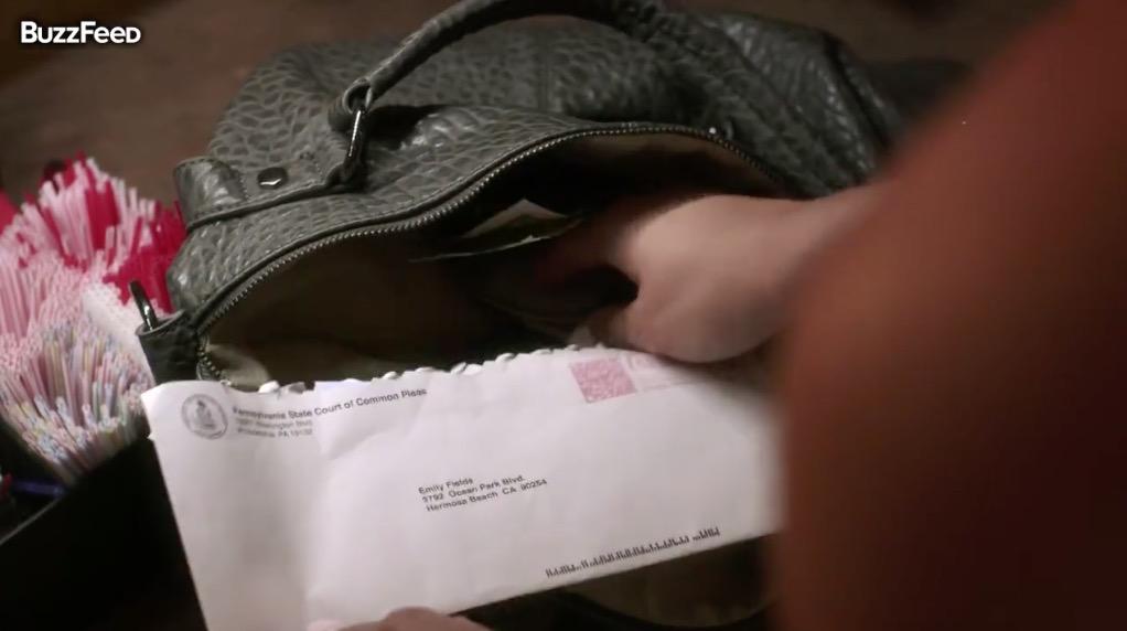 pllsinners's tweet image. Alison has asked the girls to come back to Rosewood to help get Charlotte released! #PLLTimeJump