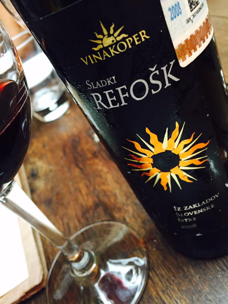 lubolland's tweet photo. Delicia de #vinodepostre @VinosEslovenia uva autóctona #refosk #eslovenia @RulasJuarez @MrWineSpectator 🍷🍷🍷🍷 http://t.co/Iz8EDNfspm