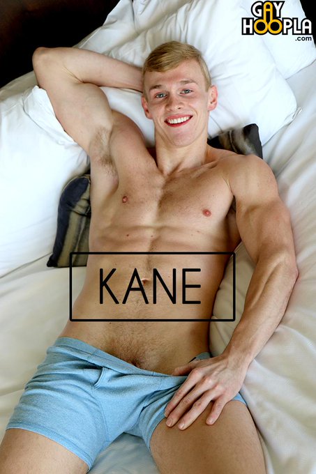 Kane will be making his LIVE cum show debut @ 7PM tonight! Free for all. #gay #men #webcam #live #gayhoopla