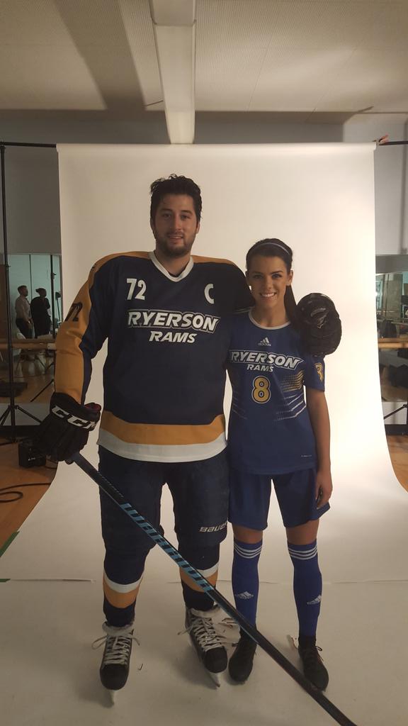 nikipaiva's tweet image. goodluck to @finerthings91 in his home opener tonight! wish i could be there supporting you 💙💛 #VarsityProblems