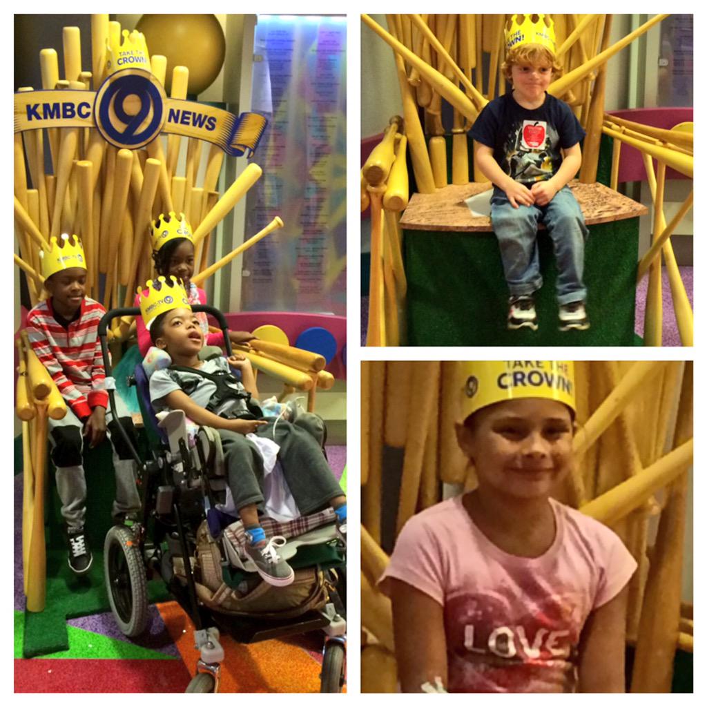 ChildrensMercy's tweet image. WE BELIEVE!!! RT if you're cheering along with us! LET'S GO #ROYALS!! #ForeverRoyal #TakeTheCrown #KMBCRoyalty @kmbc