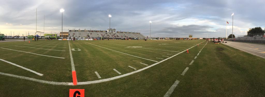 BrevardOnline's tweet photo. Friday Night Lights! Game of the Week. Palm Bay at Viera. @VieraHawks #321Football #BrevardFootball #BrevardOnline http://t.co/49fUDSITve