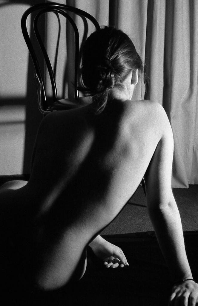 Y llegará mañana y me mostraré desnuda ante ti, 
para que no te quepa duda
de que vengo sin disfrazar mis intenciones