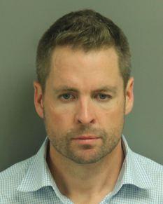 TheTorontoSun's tweet photo. Esx-NHLer, TSN analyst Aaron Ward charged with assault
http://t.co/CCa5JOlFoW http://t.co/2U7qzecq3S