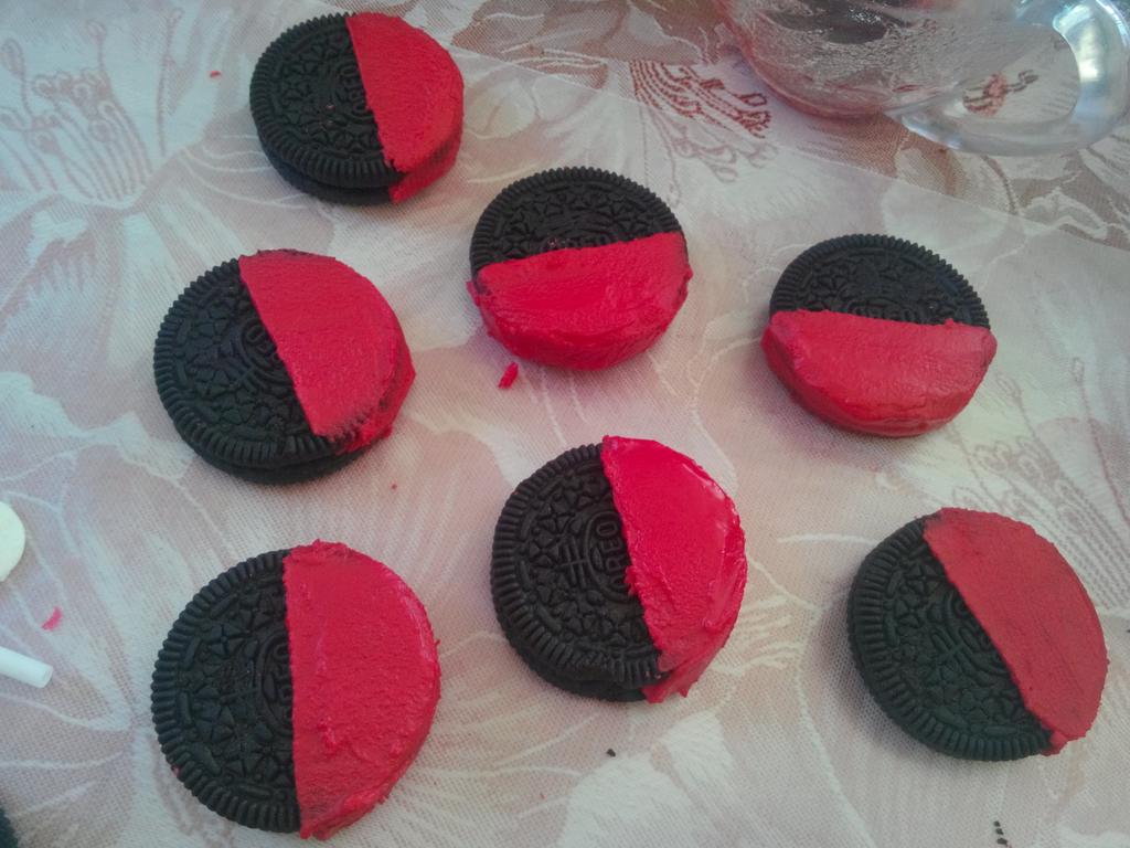 carla_aberion's tweet image. Time check, 7:25 a.m. This at least is progress. #pastrybox #baking