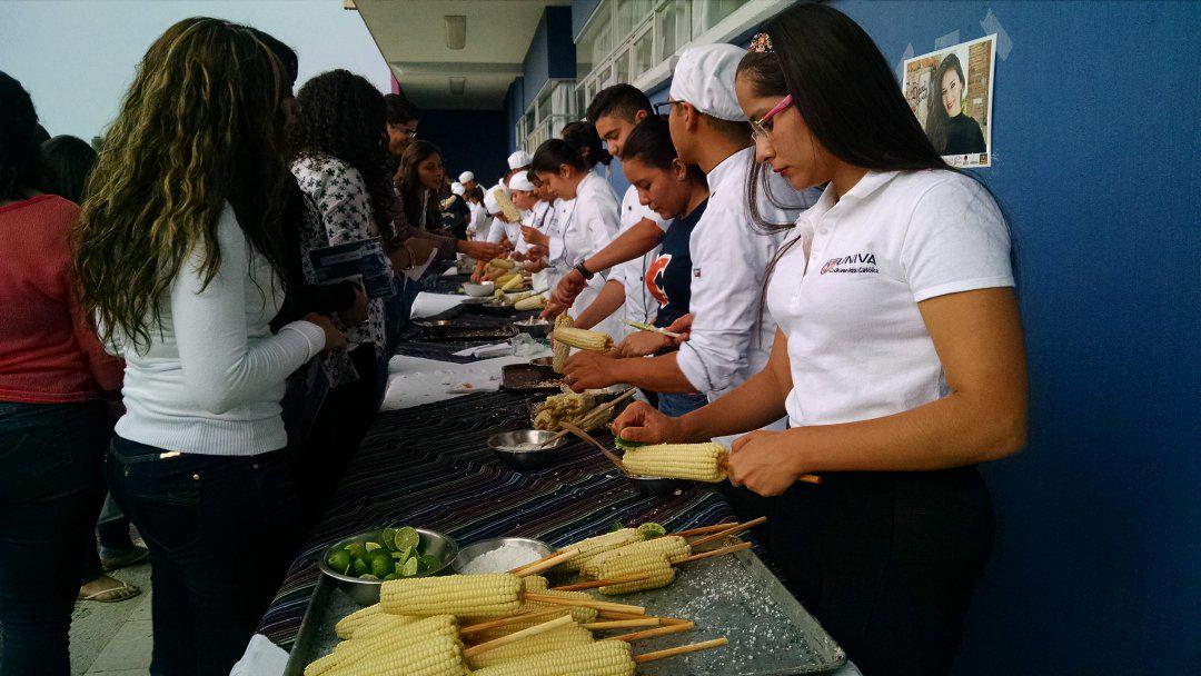 Disfrutando de la tradicional #ElotizaUNIVA