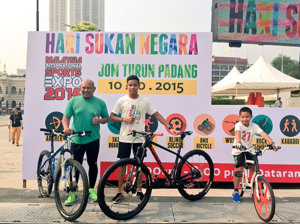 AdamMakho's tweet photo. Selamat Bersukan to all Malaysians #HariSukanNegara #sportingnation #teamAH #teamMY #KBS @Khairykj @KBSMalaysia http://t.co/AYO2eubnlG