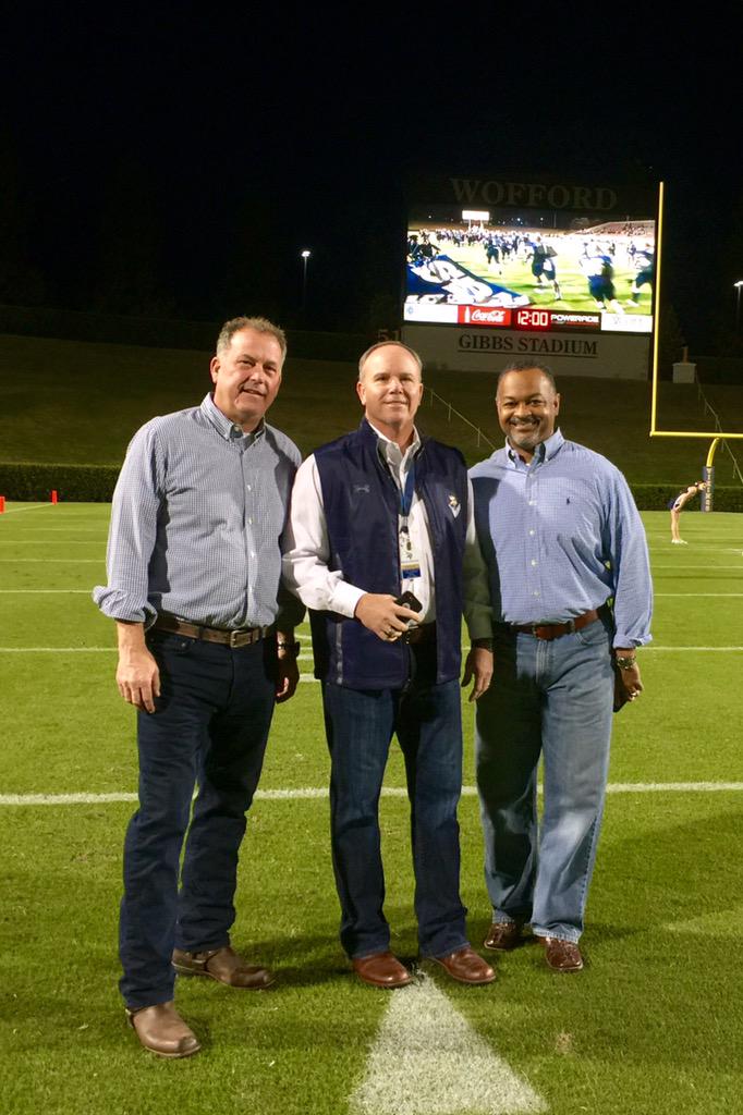 SpartanburgD7's tweet image. Honorary Team Captains from the Class of 1985 are Brian Hammond, Jeff Stevens, &amp;amp; Tyrone Gilmore. @vikings753