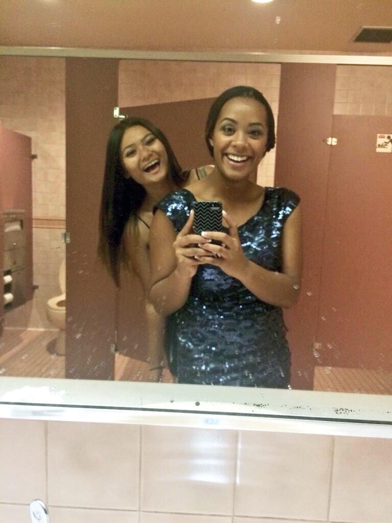 Happy birthday Nelly! Have so much fun tonight. I love & miss yaaa!      