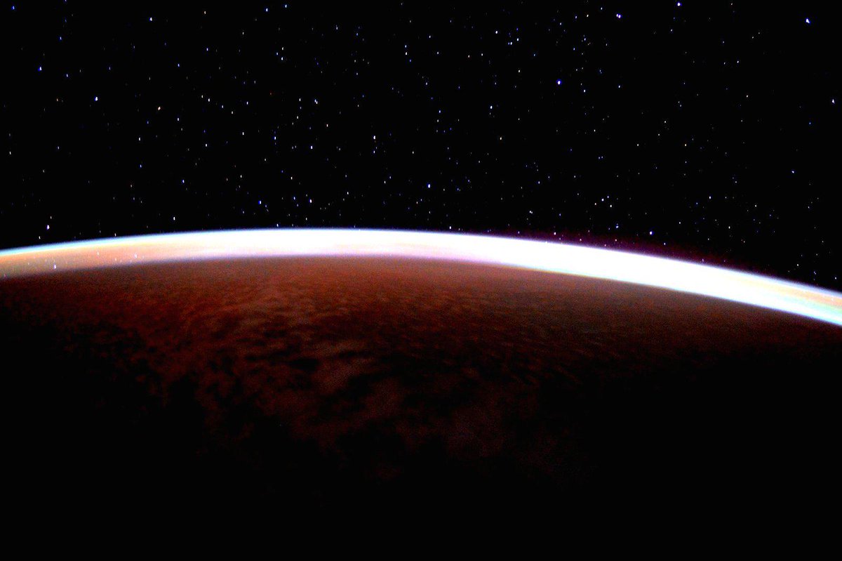 StationCDRKelly's tweet photo. Day 196. Basking in #Earth's glow tonight. #GoodNight from @space_station! #YearInSpace http://t.co/ZyPKv9inrh