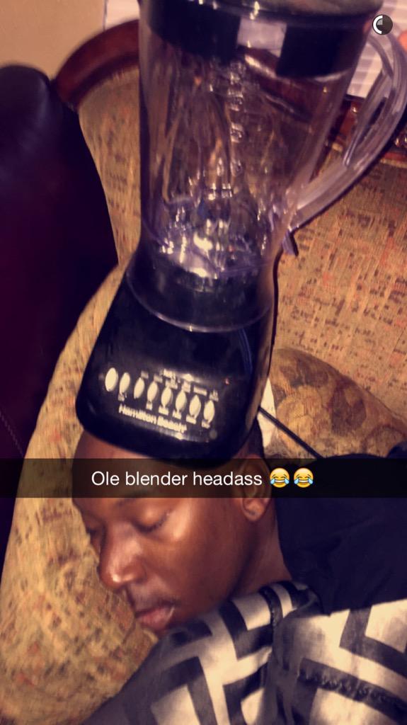 MCF_Ish's tweet photo. IM FUCKING ROLLING 😂😭 http://t.co/ewZm68oiFD
