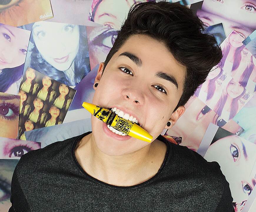 mariobautista_'s tweet photo. ¡Ya mañana veo sus #OjitosParaMario, mis amores! ¿Listas para la rumba con @MaybellineNYmx? 💃❤ http://t.co/9UpSPRv0Xp