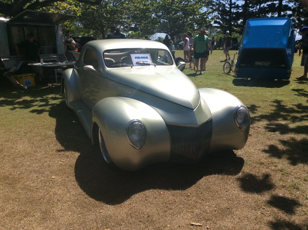 TestOneizms's tweet image. This 1940 Ford custom hot-rod looks like something out of a James Bond film. #wrongturncruise