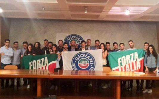 fi_giovani's tweet photo. #Noinoncifermiamomai live da #Roma #Foggia #Rc una grande squadra radicata ovunque con #numeri #proposte #passione!! http://t.co/eNIRasMKD8