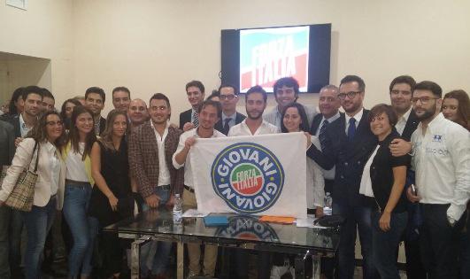 fi_giovani's tweet photo. #Noinoncifermiamomai live da #Roma #Foggia #Rc una grande squadra radicata ovunque con #numeri #proposte #passione!! http://t.co/eNIRasMKD8