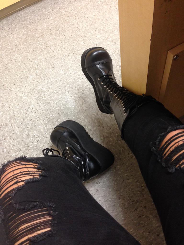 demonia #demoniaboots #goth #gothgirl 
