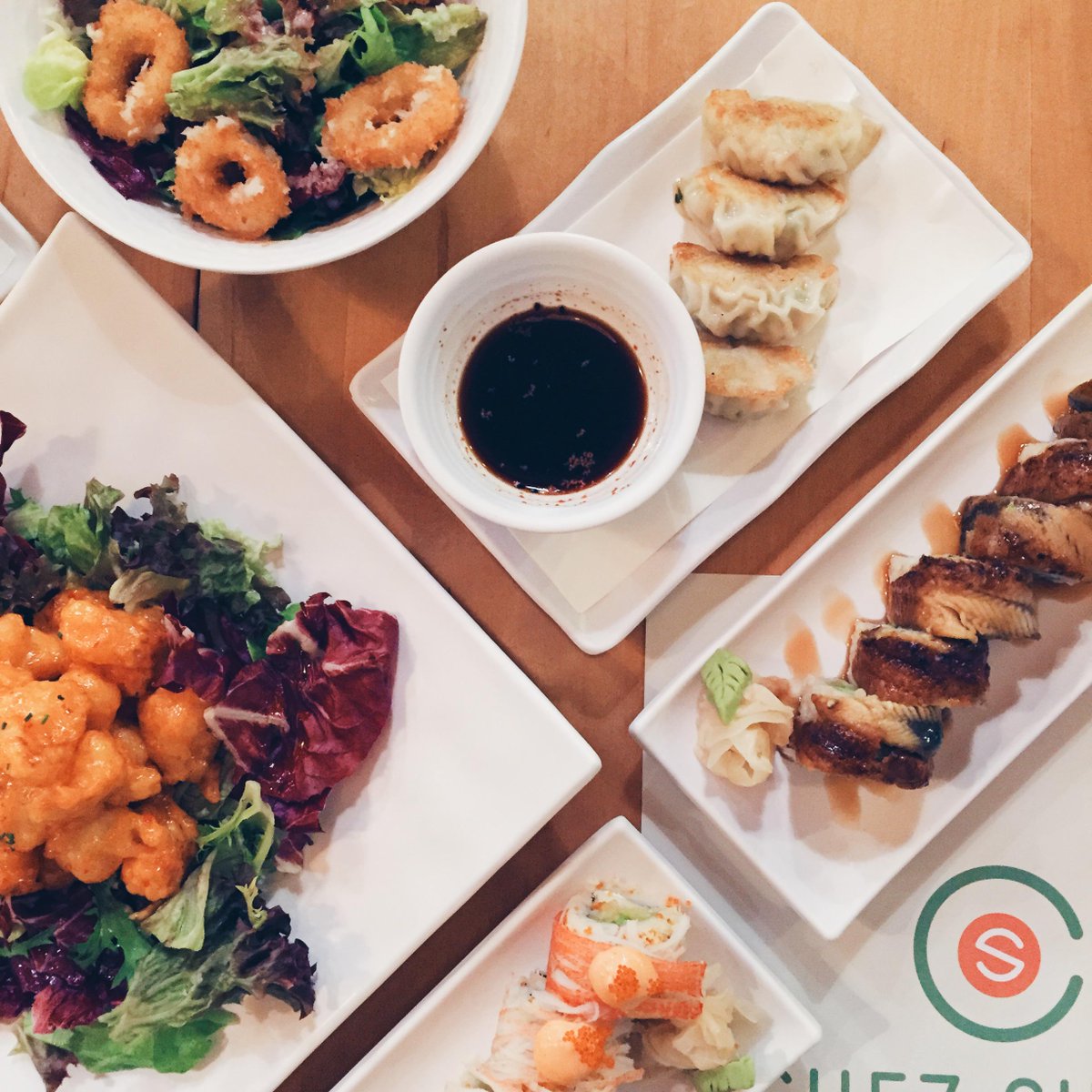 MaeRodc's tweet image. Join me &amp;amp; @ChezSushi on the blog today! Find out about their #DragonMaki &amp;amp; more fave dishes wp.me/p6h6y9-rn