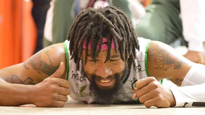ElDoce's tweet photo. Revancha griega: Atenas le ganó a Instituto y acá te mostramos las mejores fotos http://t.co/2HBphlkI77 http://t.co/Zv3H7Ze5RQ