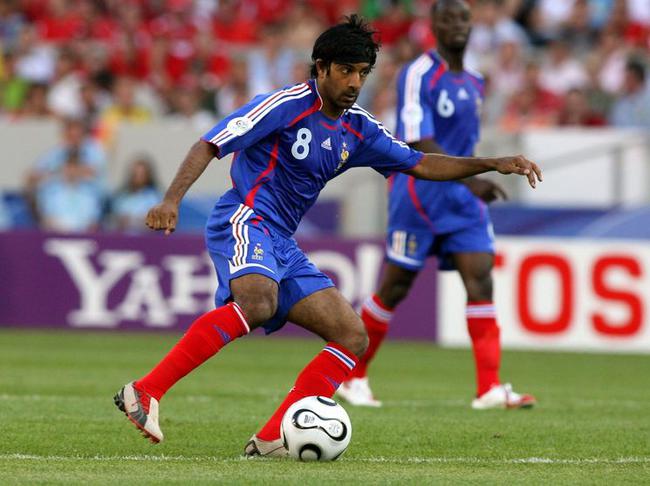 Happy Birthday..  Vikash DHORASOO
10 Oktober 1973 