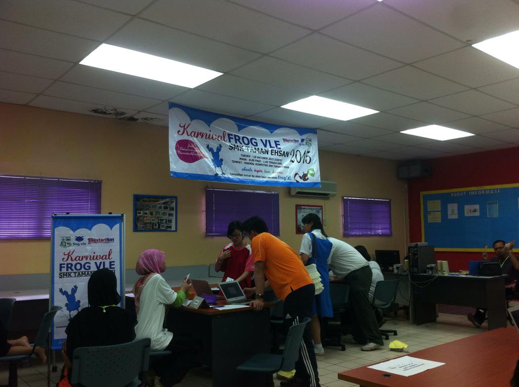 senterifiq's tweet photo. Lets frog it!!
#vlefrog http://t.co/WcWT5EWhxE