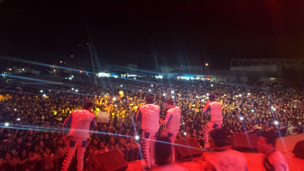 b_ranchoviejo's tweet photo. IRAPUATO GTO , LA PICOSA FM gracias . http://t.co/CQXvYFSQJn