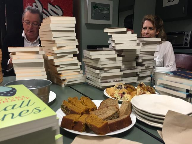 VickiGrantYA's tweet image. @EricRWalters &amp;amp; @KelleyArmstrong peeking over piles of books they signed @chaptersindigo @Square1 #OrcaSecrets