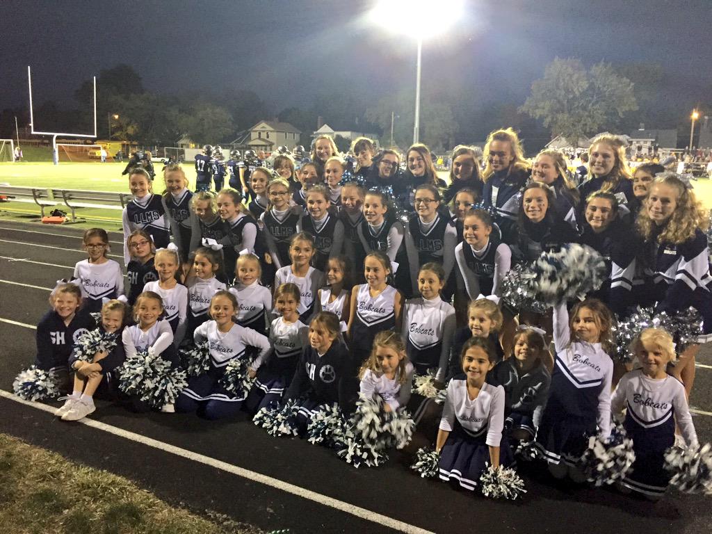 CheerGHHS's tweet photo. Great job to all the Bobcat Cheerleaders! Thanks for helping us cheer @GHtsFootball to a victory! #ptbb http://t.co/w1NQJmYTpN